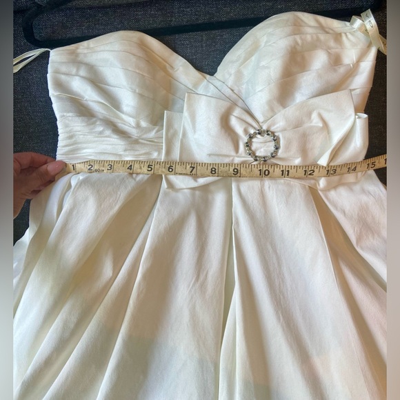 David’s Bridal Shantung Taffeta Sweetheart Strapless Wedding Ball Gown Dress - Picture 10 of 15